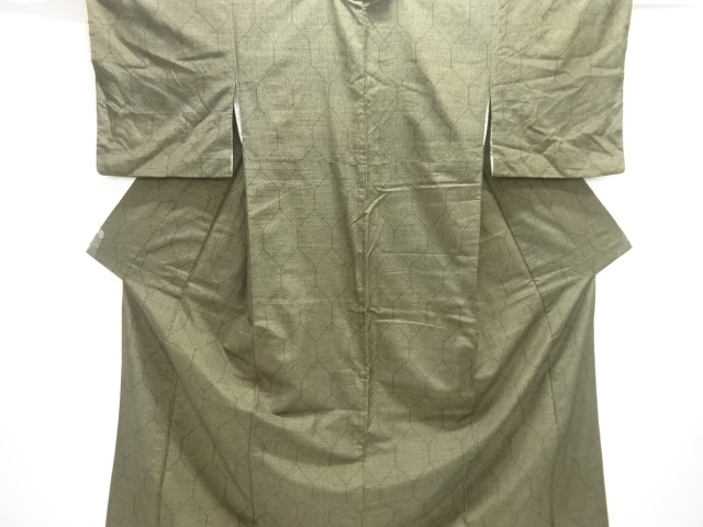 亀甲模様織り出し十日町紬着物